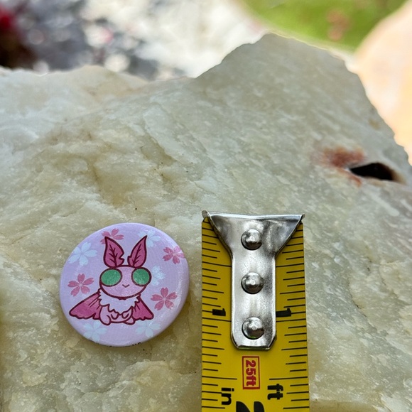 (4) Disney Button Pins - Picture 5 of 7